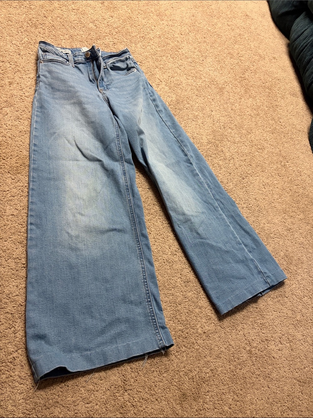 Universal Thread Light Wash Wide Leg High-Rise Jeans